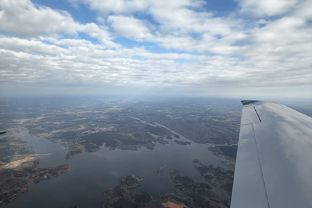 CIRRUS WING TIP OVERLOOKING LAKE MURRAY