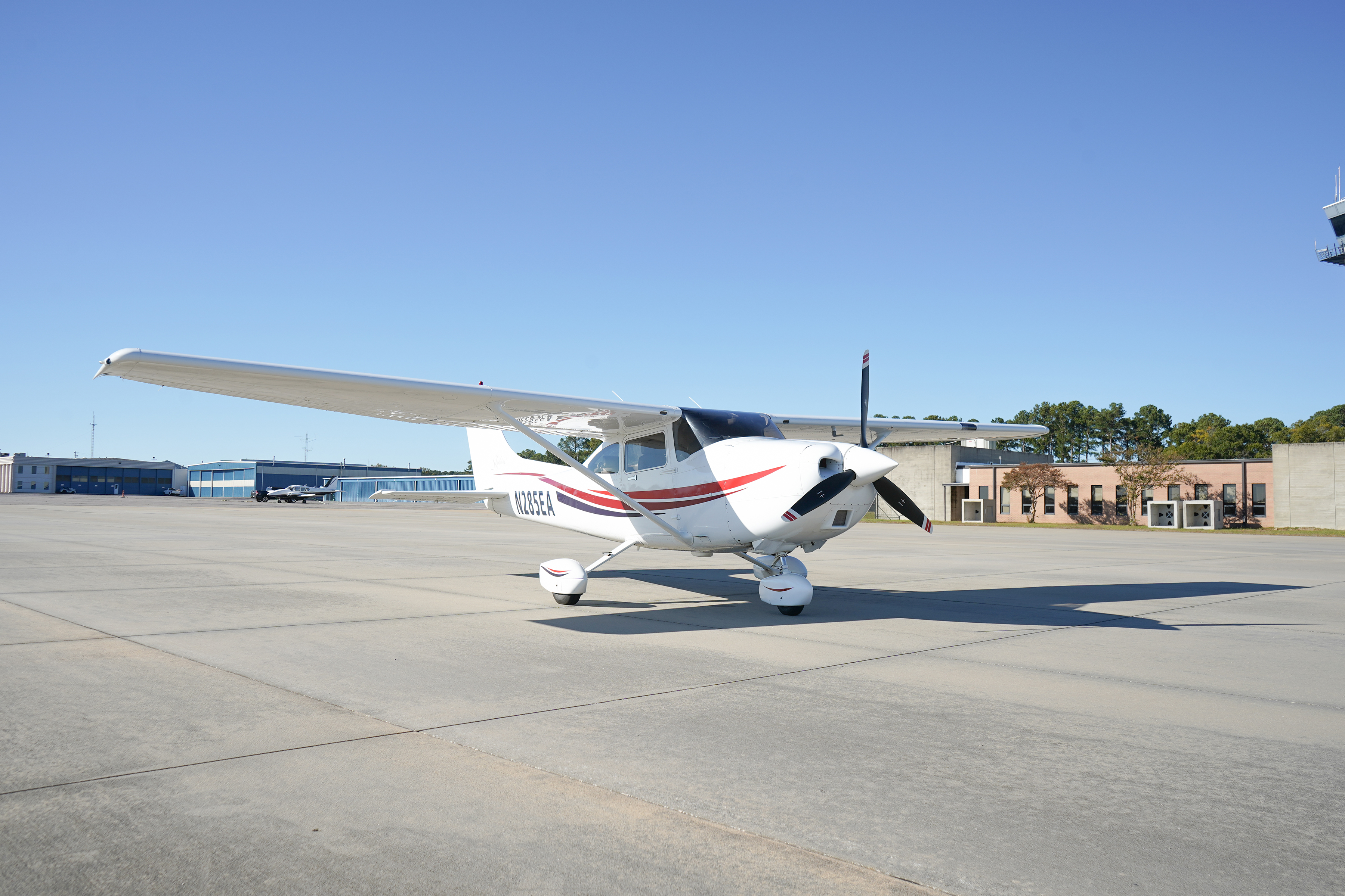 N285EA | 1999 CESSNA 182S SKYLANE for sale | Eagle Aviation